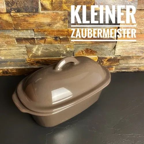Kleiner grauer Brottopf aus natürlich weißem Ton gebrannt
