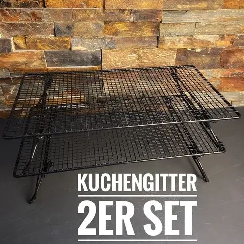 Zwei schwarze Kuchengitter