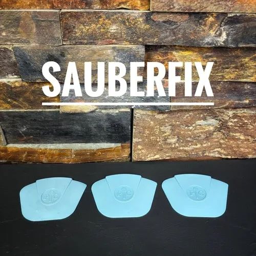 Schaber aus Plastik zum Reinigen der Stoneware